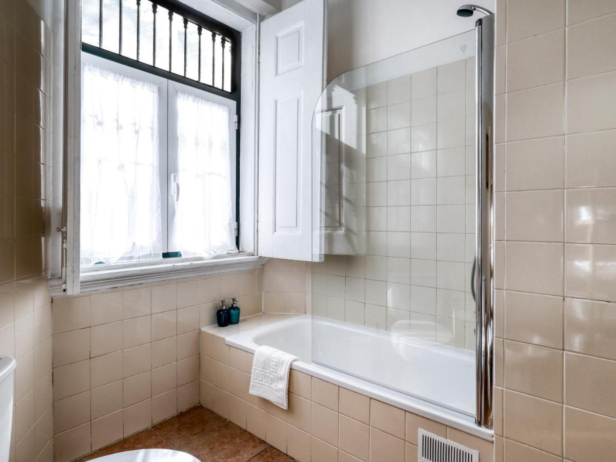 Lisbon Typical House Apartment Bagian luar foto