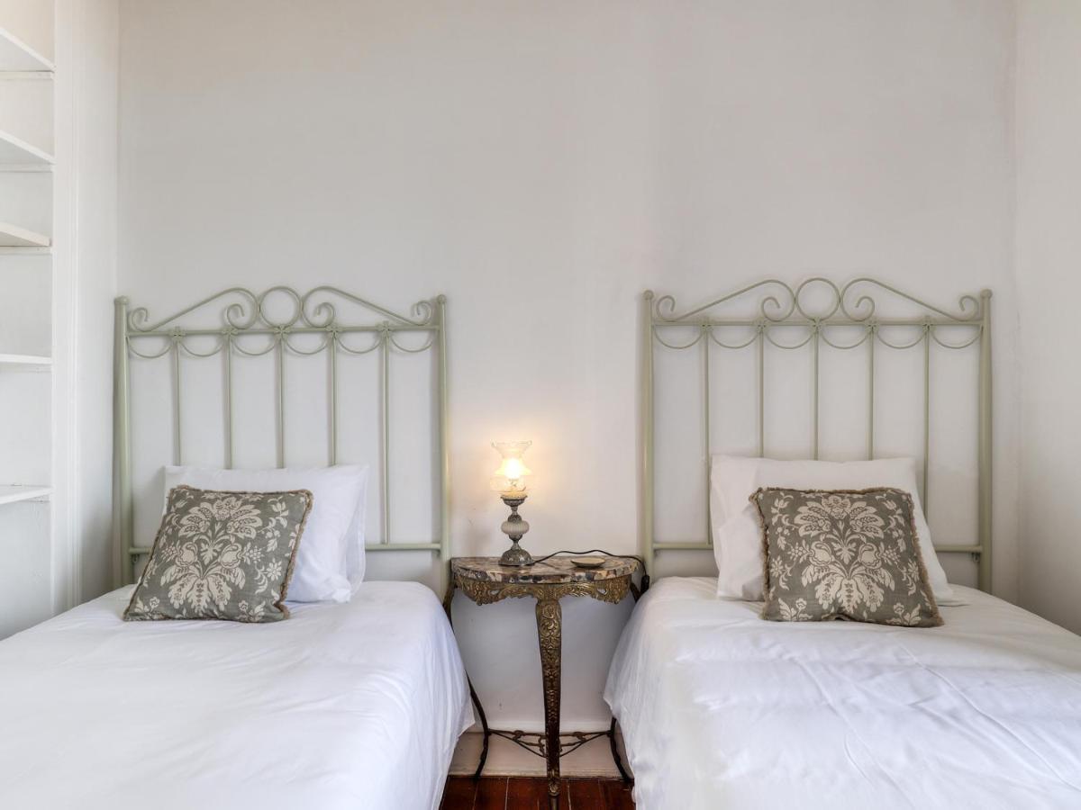 Lisbon Typical House Apartment Bagian luar foto